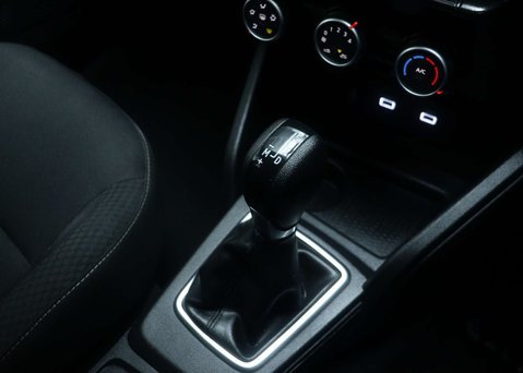 Dacia Duster 1.3 Duster Comfort TCe 4x2 Auto 5dr 31