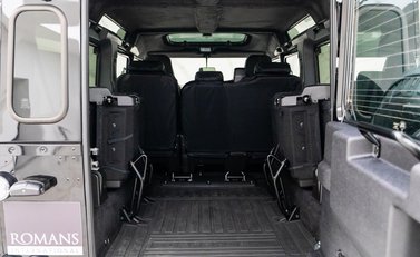Land Rover Defender 110 XS 33