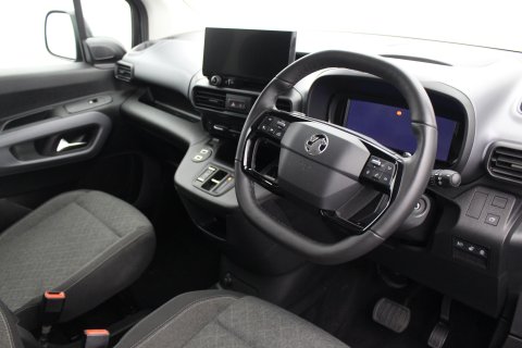 Vauxhall Combo Life 5dr 100kW Ultimate 52kWh Electric Automatic (11kW Charger) 10