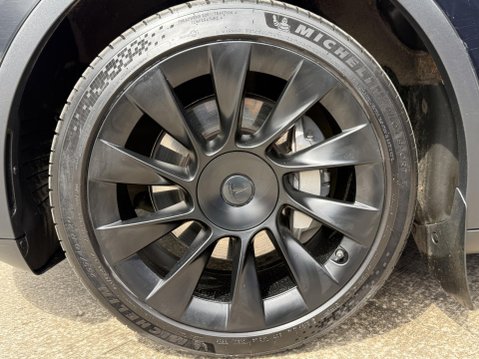 Tesla Model Y (Dual Motor) Long Range SUV 5dr Electric Auto 4WDE (384 bhp) 17