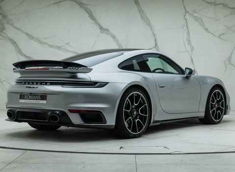 Porsche 911 Turbo S (992) 6
