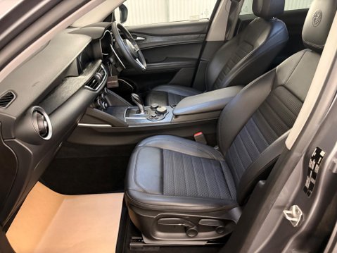 Alfa Romeo Stelvio 2.0T Nero Edizione Auto Q4 AWD Euro 6 (s/s) 5dr 9