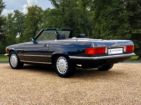 Mercedes-Benz SL Series 300 SL 7