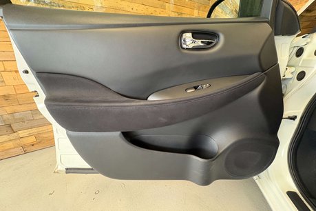 Nissan LEAF 24kWh Visia Hatchback 5dr Electric Auto (107 bhp) 60