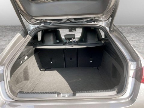 Mercedes-Benz CLA Class 1.3 CLA200h MHEV AMG Line (Executive) Shooting Brake 5dr Petrol Hybrid 7G-D 21