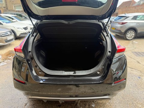 Nissan LEAF 39kWh N-Connecta Hatchback 5dr Electric Auto 6