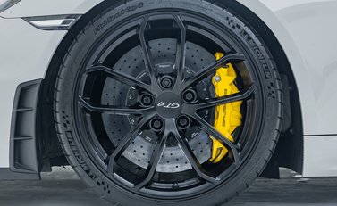 Porsche Cayman GT4 718 13