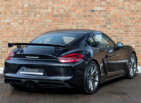 Porsche Cayman GT4 7