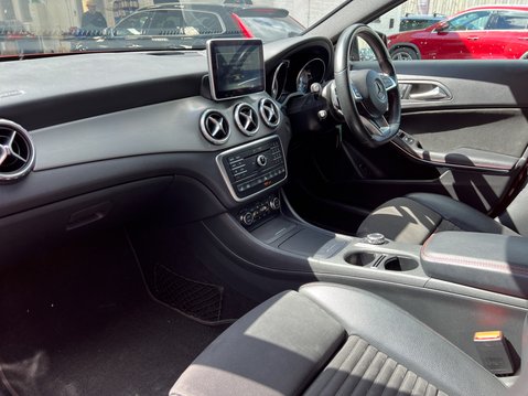 Mercedes-Benz GLA Class 2.1 GLA220d AMG Line (Premium) SUV 5dr Diesel 7G-DCT 4MATIC Euro 6 (177 ps) 19