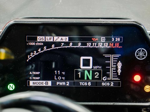 Yamaha R1M 1000 Super Sports Petrol Manual (200 ps) 39