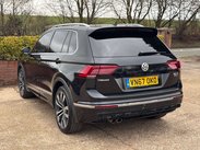 Volkswagen Tiguan 2.0 Tiguan R-Line TDI BlueMotion Technology 4Motion Semi-Auto 4WD 5dr 17