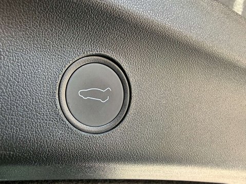 Tesla Model Y ModeL Y Long Range AWD 4WD 5dr 17