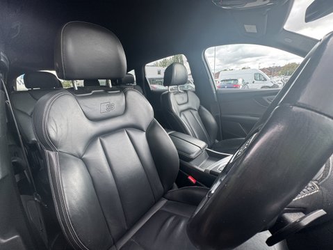 Audi SQ7 4.0 TDI V8 SUV 5dr Diesel Tiptronic quattro Euro 6 (s/s) (435 ps) 12