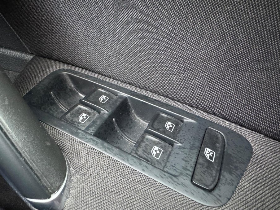 2017 Volkswagen Golf — image 31