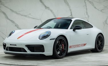 Porsche 911 Carrera 4 GTS (992) 1