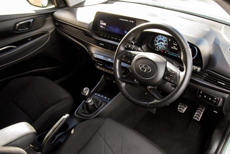 Hyundai BAYON T-GDI PREMIUM MHEV