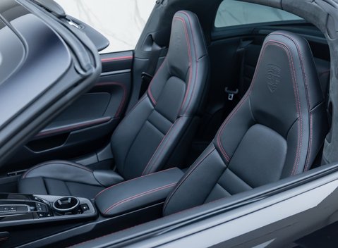 Porsche 911 Targa 4 GTS (992.2) 42
