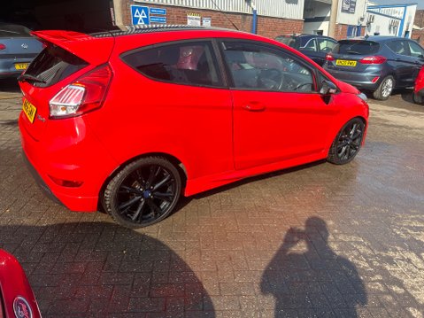 Ford Fiesta ZETEC S RED EDITION 3