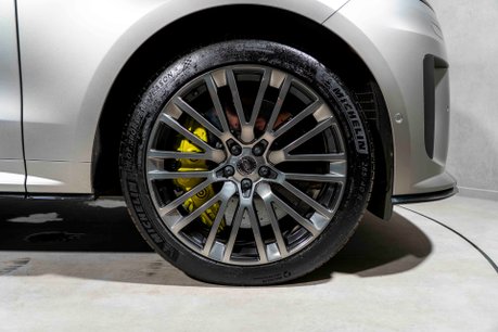Land Rover Range Rover SV EDITION ONE. FULL SATIN PPF. CARBON CERAMIC BRAKES. SLIDING PANO ROOF. 11