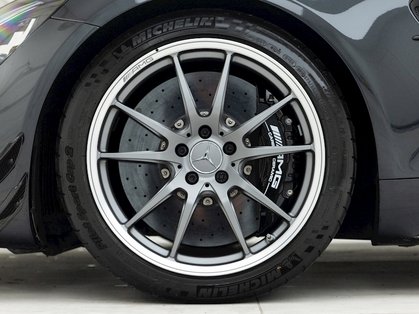 Mercedes-Benz 300 SL Gullwing sells for record 2.95 million pounds at acution 