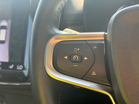 Volvo XC40 2.0 T5 Inscription Pro SUV 5dr Petrol Auto AWD Euro 6 (s/s) (247 ps) 14