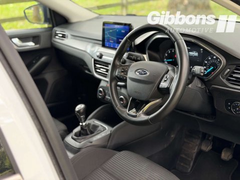 Ford Focus 1.0 Focus Titanium 5dr 17