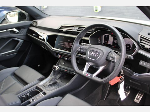 Audi Q3 TFSI S LINE BLACK EDITION 14