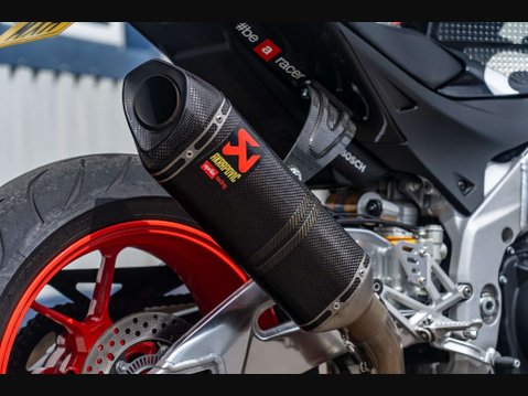 Aprilia Tuono 1.1 Tuono V4 1100 Factory 11
