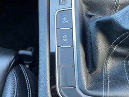 Volkswagen Passat 1.5 Passat R-Line TSi Evo 5dr 58