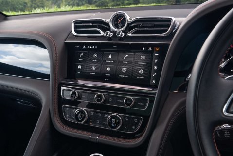 Bentley Bentayga V8 15