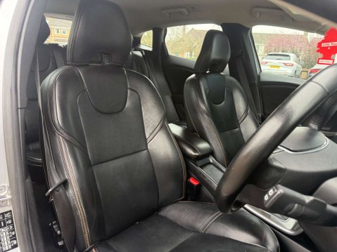 Volvo V40 2.0 D2 Lux Euro 6 (s/s) 5dr 30