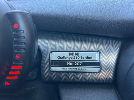 Mini Hatch 2.0 CHALLENGE 210 EDITION AUTOMATIC 3dr 19