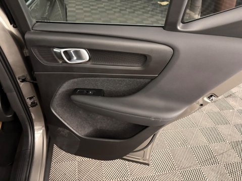 Volvo XC40 1.5h T5 Twin Engine Recharge 10.7kWh Inscription Pro Auto Euro 6 (s/s) 5dr 34