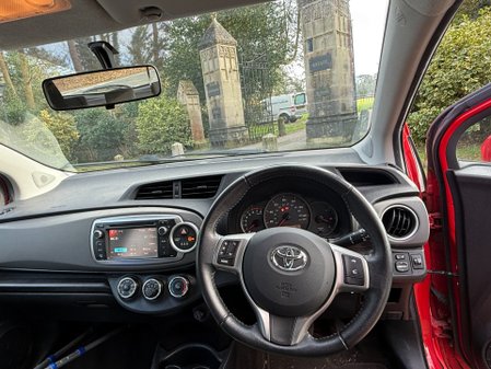 Toyota Yaris VVT-I TR 5