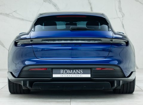 Porsche Taycan GTS Sport Turismo 5