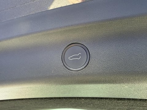 Tesla Model Y (Dual Motor) Long Range SUV 5dr Electric Auto 4WDE (384 bhp) 23