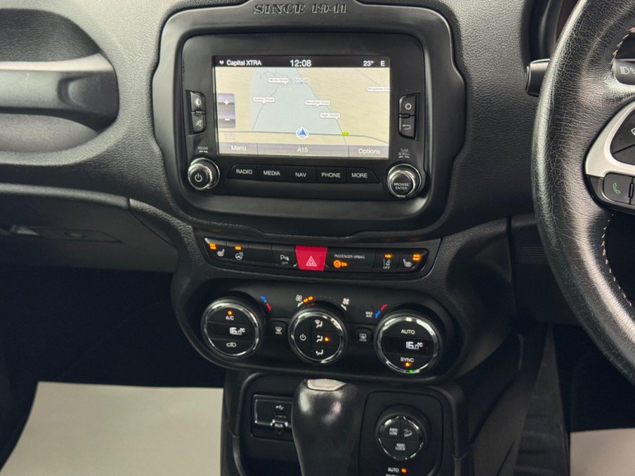 2016 Jeep Renegade — image 12