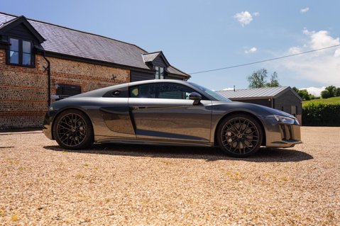 Audi R8 5.2 FSI V10 Plus S Tronic quattro Euro 6 (s/s) 2dr 8