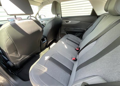 MG MG4 EV 64kWh PREMIUM LONG RANGE 17