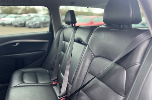 Volvo V70 2.0 D4 SE LUX AUTOMATIC ESTATE 31