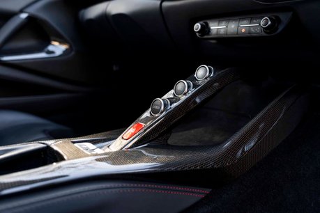 Ferrari 812 Superfast ATELIER. HISTORIC PAINTWORK. CARBON FIBRE INT & EXT. PASSENGER DISP. LIFT. 5