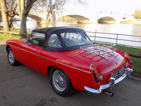 MG MGB MKII ROADSTER 2
