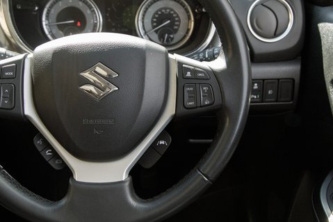 Suzuki Vitara SZ5 BOOSTERJET ALLGRIP MHEV 19