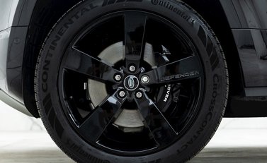 Land Rover Defender 110 V8 8