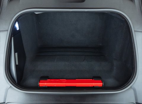 Porsche 911 Carrera 4 (992) 37