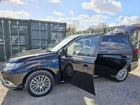 Mitsubishi Outlander 2.4h TwinMotor 13.8kWh 4h SUV 5dr Petrol Plug-in Hybrid CVT 4WD Euro 6 (s/s 11
