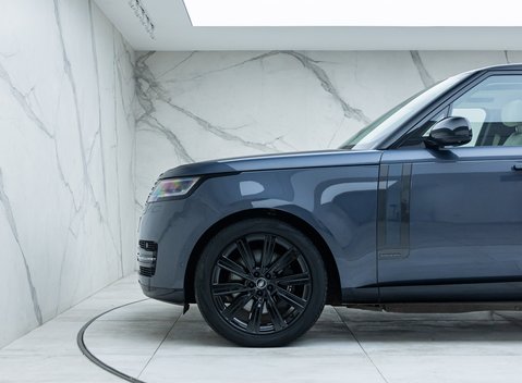 Land Rover Range Rover P460e Autobiography LWB 36