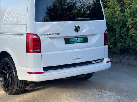Volkswagen Transporter 2.0 TDI T32 BlueMotion Tech Highline Crew Van DSG FWD SWB Euro 6 (s/s) 5dr 6