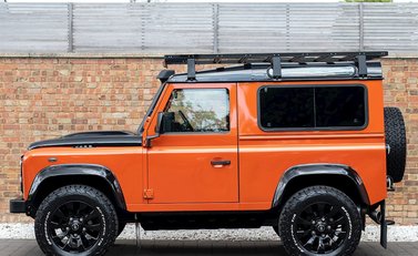 Land Rover Defender 90 Adventure Edition 2