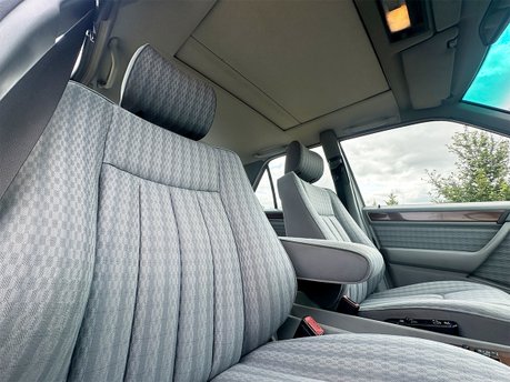 Mercedes-Benz C Class 260 E 40